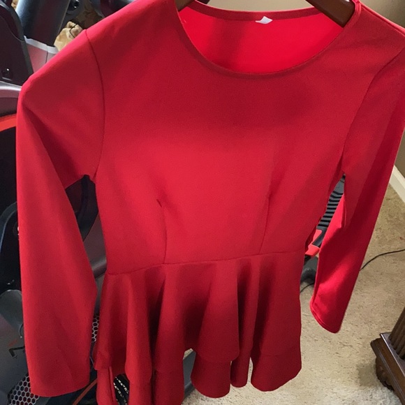 Adorable small red peplum top! - Picture 3 of 3